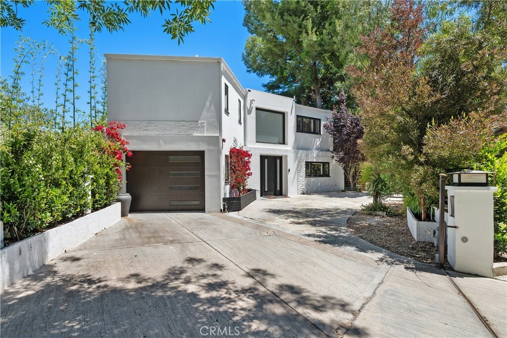 Property Photo: 7670 Woodrow Wilson Drive CA 90046