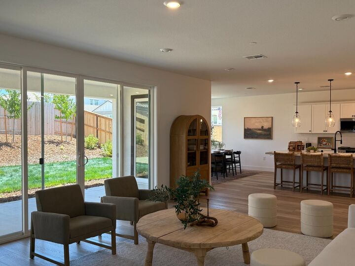 Property Photo:  2896 Knightsbridge Lane  CA 95747 