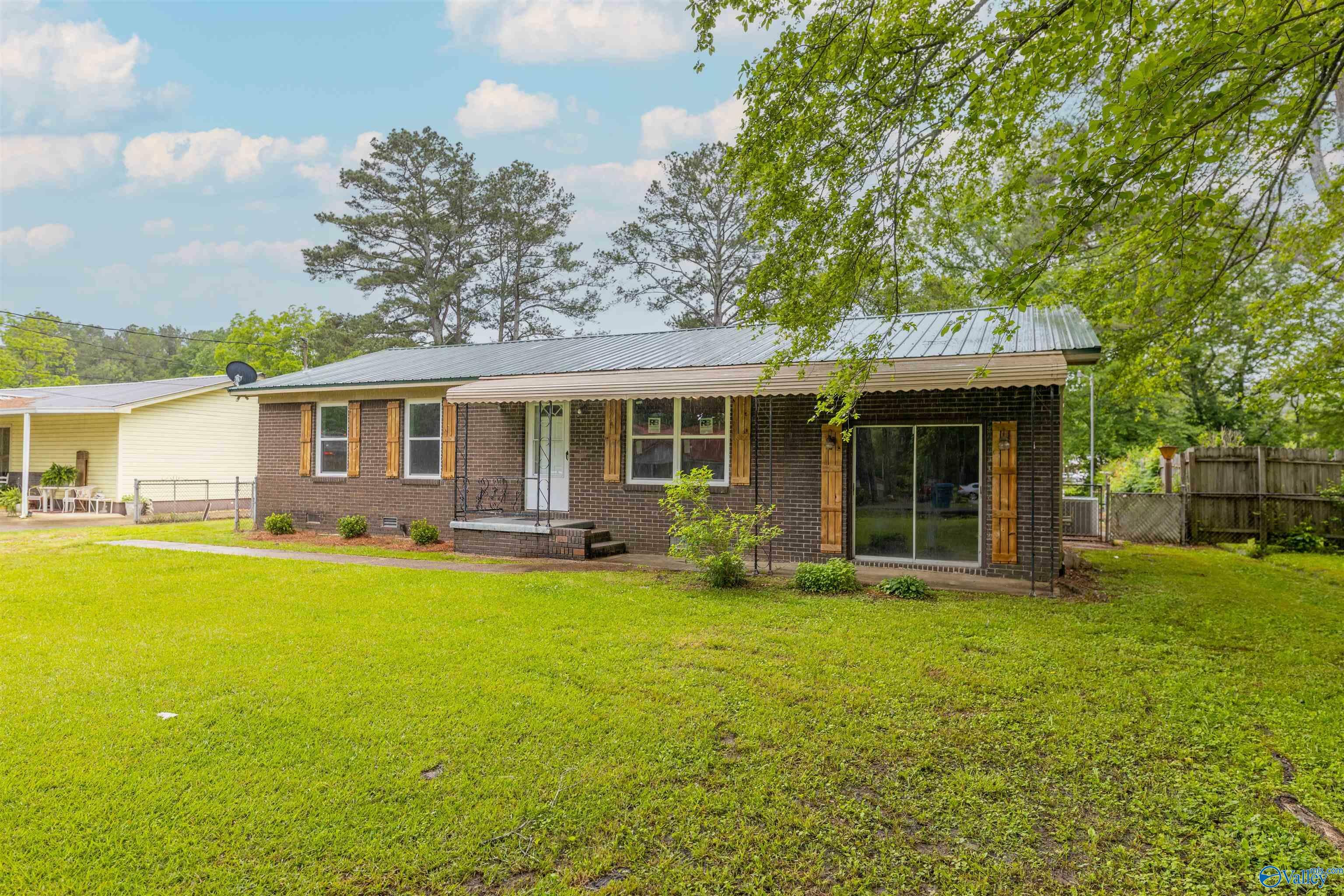 Property Photo: 710 Owens Avenue SW AL 35954