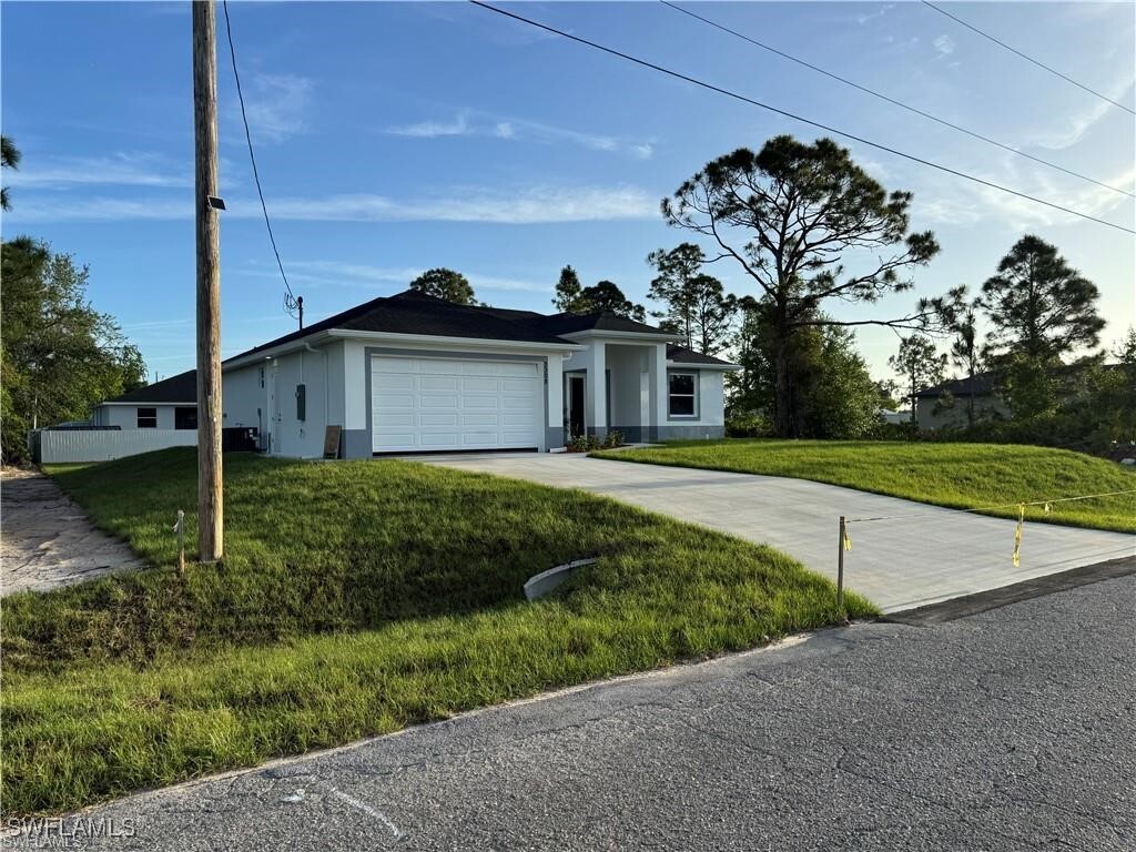 Property Photo: 2906 18th Street SW FL 33976