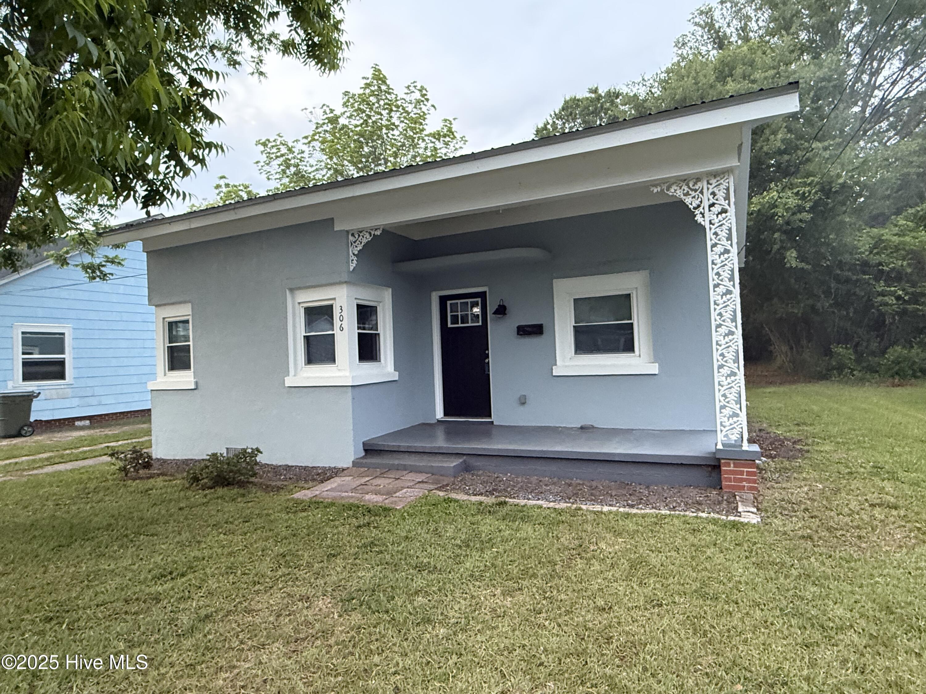Property Photo: 306 E 10th Street NC 27889