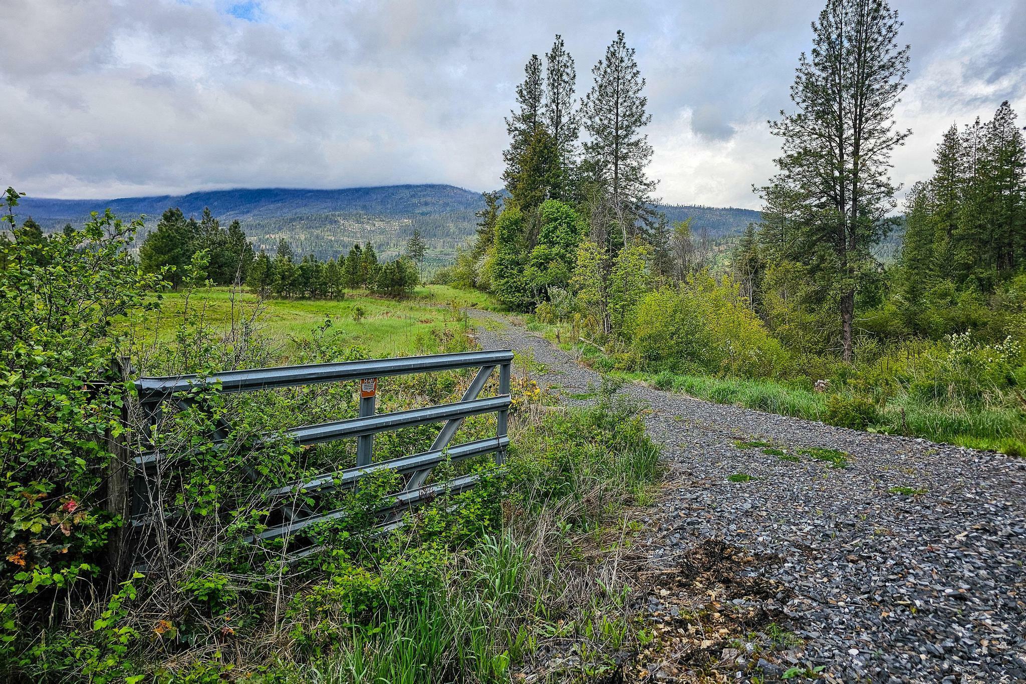 Property Photo: 2748 House Rd WA 99141