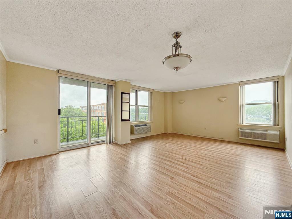Property Photo:  300 Main Street 501  NJ 07424 