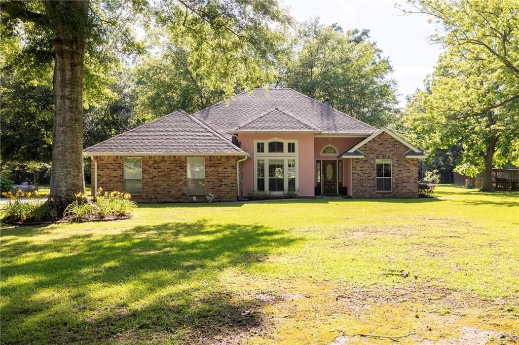 Property Photo: 69445 16th Section Road LA 70452