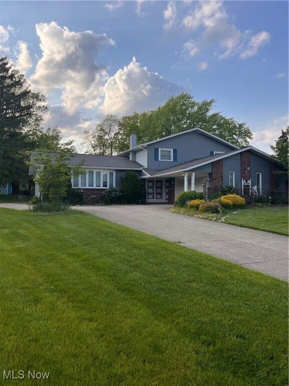 Property Photo:  2840 Brian Drive  OH 44134 