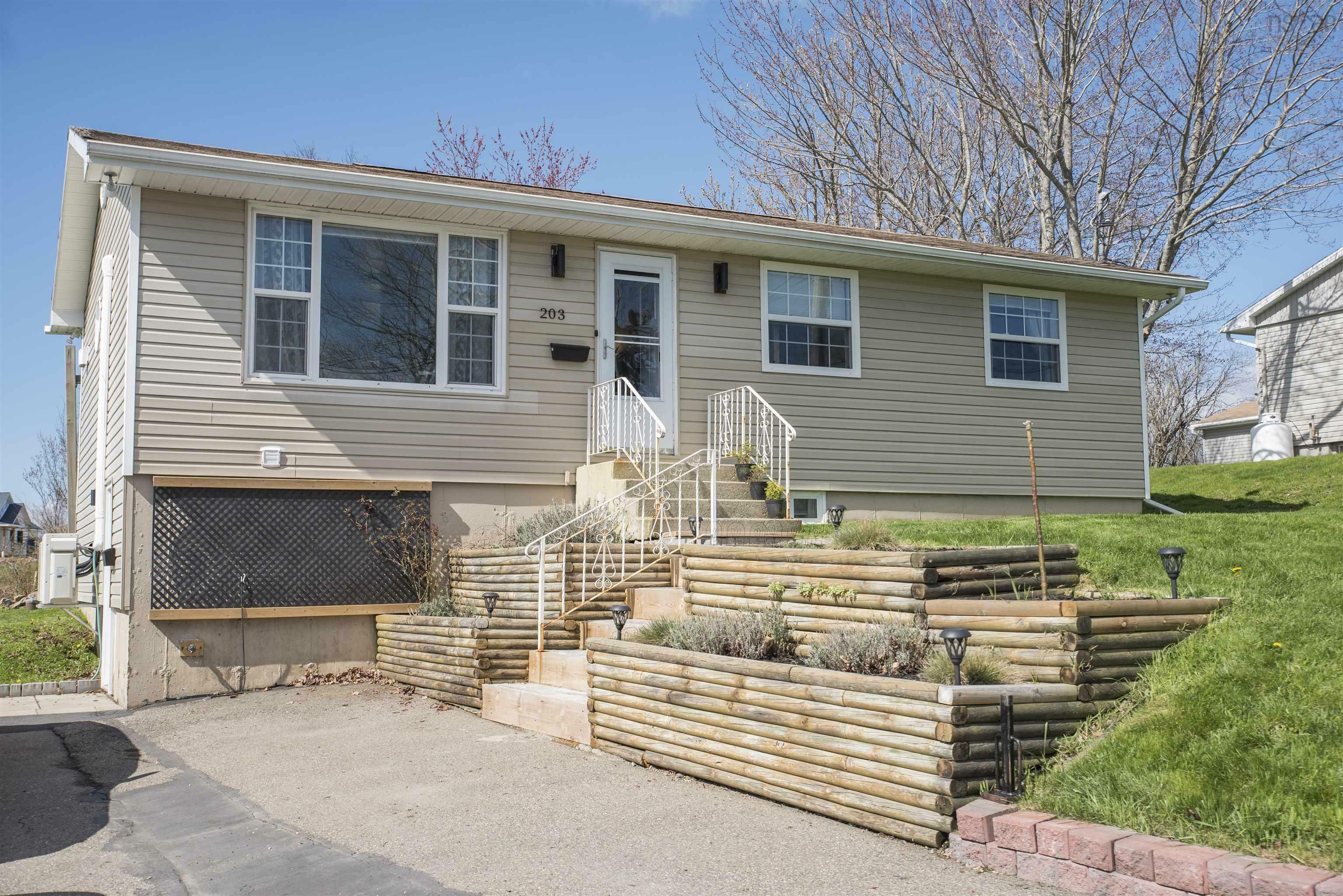 Photo de la propriété: 203 Leeside Drive NS B1R 1S5