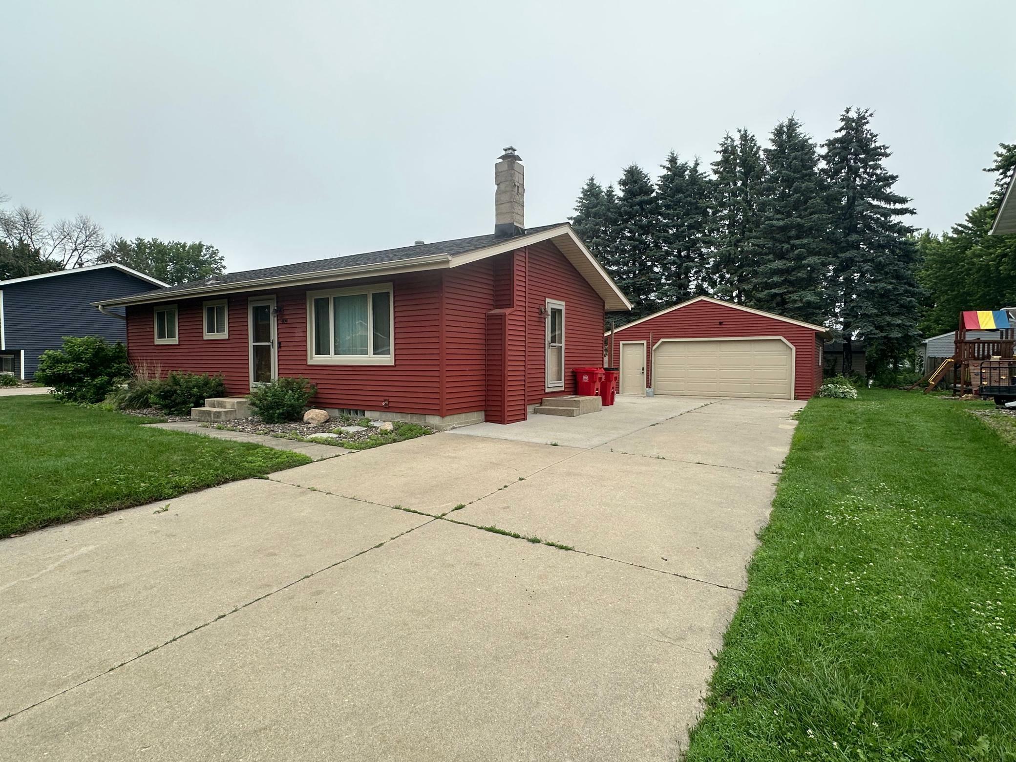 Property Photo:  404 5th Avenue NE  MN 55944 