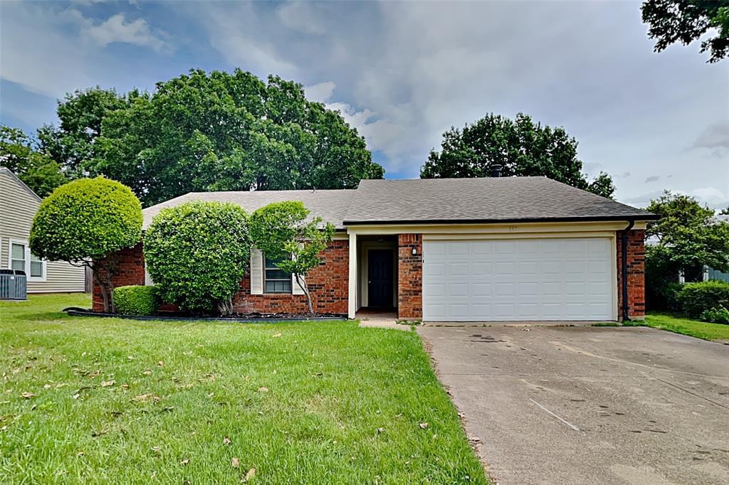 Property Photo: 113 Clove Lane TX 76039