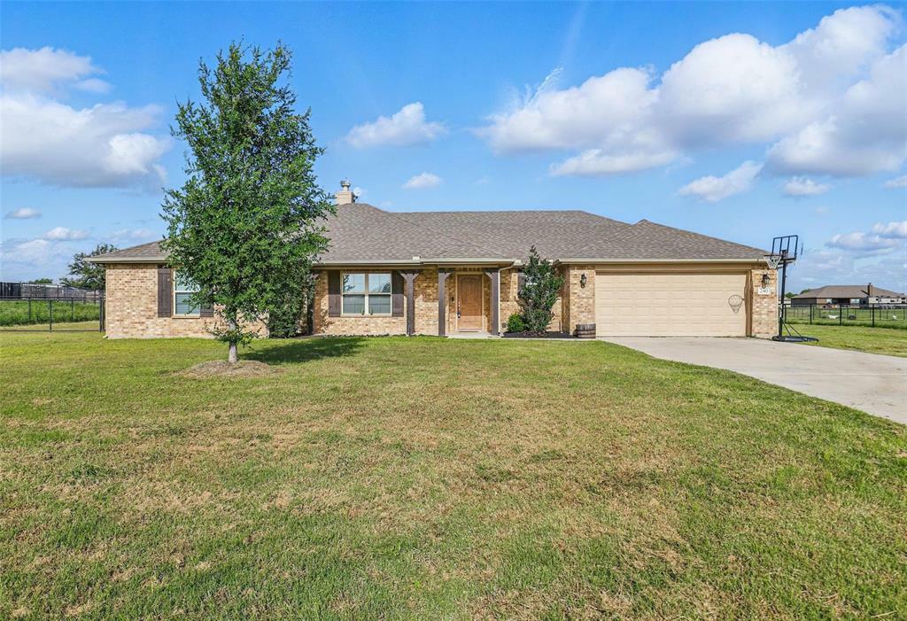 Property Photo: 240 Springwood Ranch Loop TX 76082