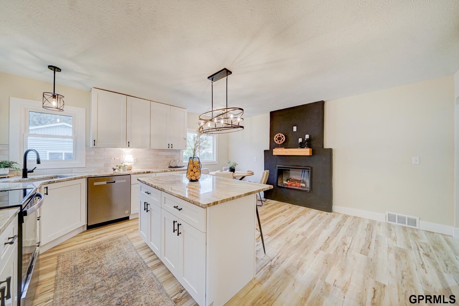 Property Photo: 800 W Garfield Street NE 68522