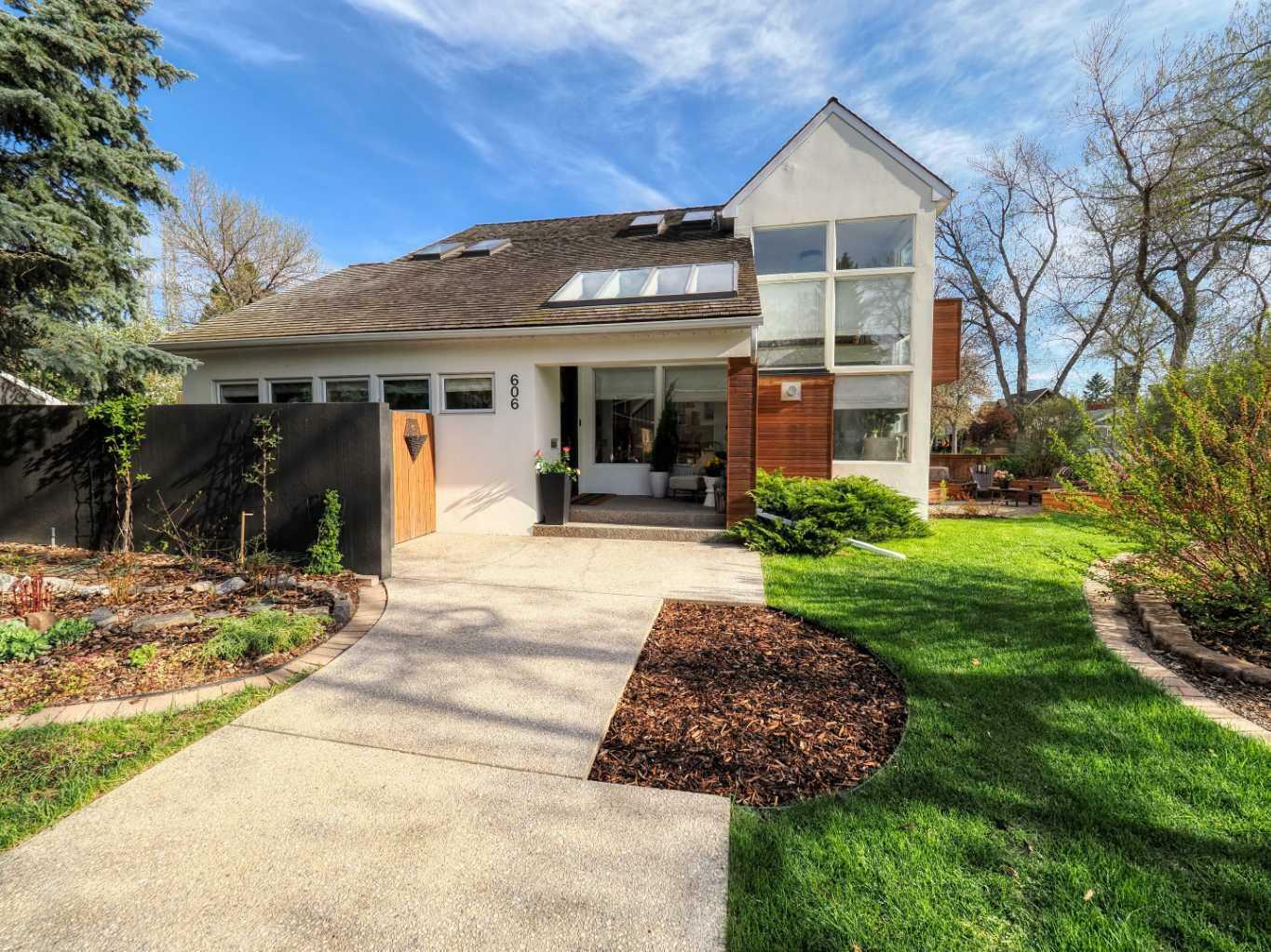 Property Photo: 606 Alexander Crescent NW AB T2M 4T3