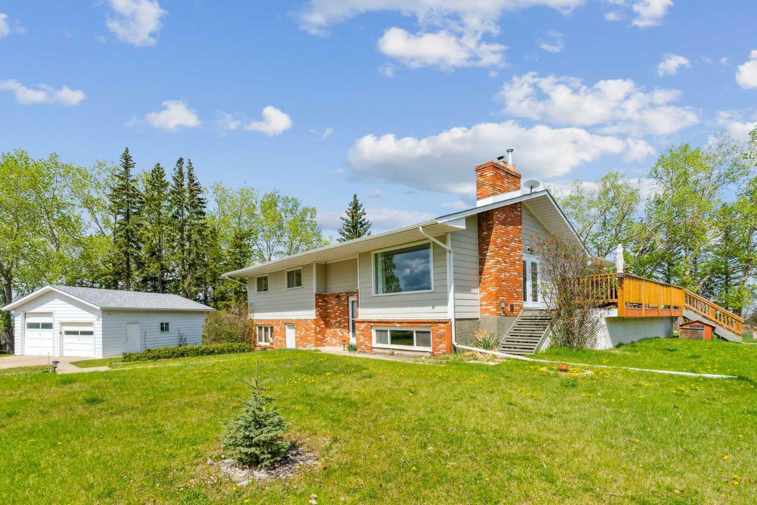 Photo de la propriété: 21060 Township Road 272 AB T4B 4Y3
