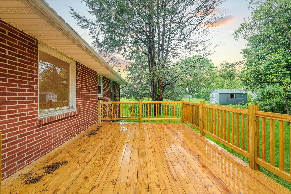 Property Photo: 7136 Howel Terrace PA 18360