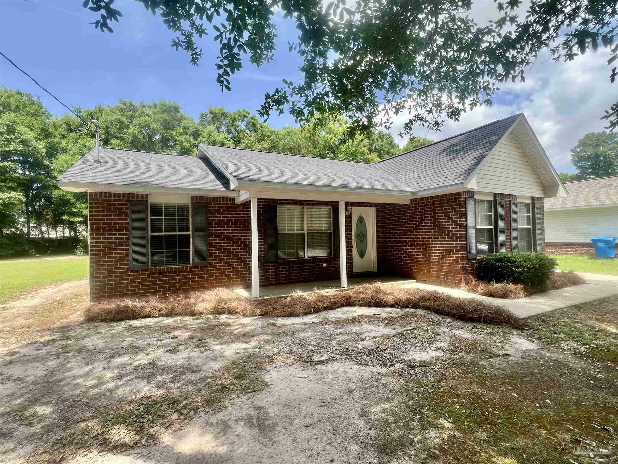 Property Photo: 5538 Rowell Rd FL 32583