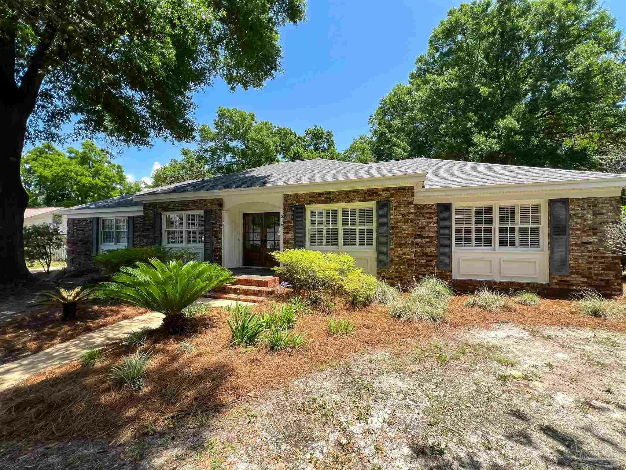 Property Photo: 316 Dolphin St FL 32561