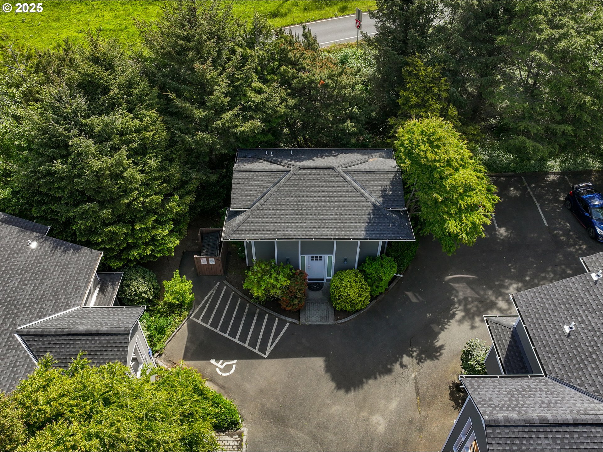 Property Photo:  160 E Siuslaw St 4  OR 97110 