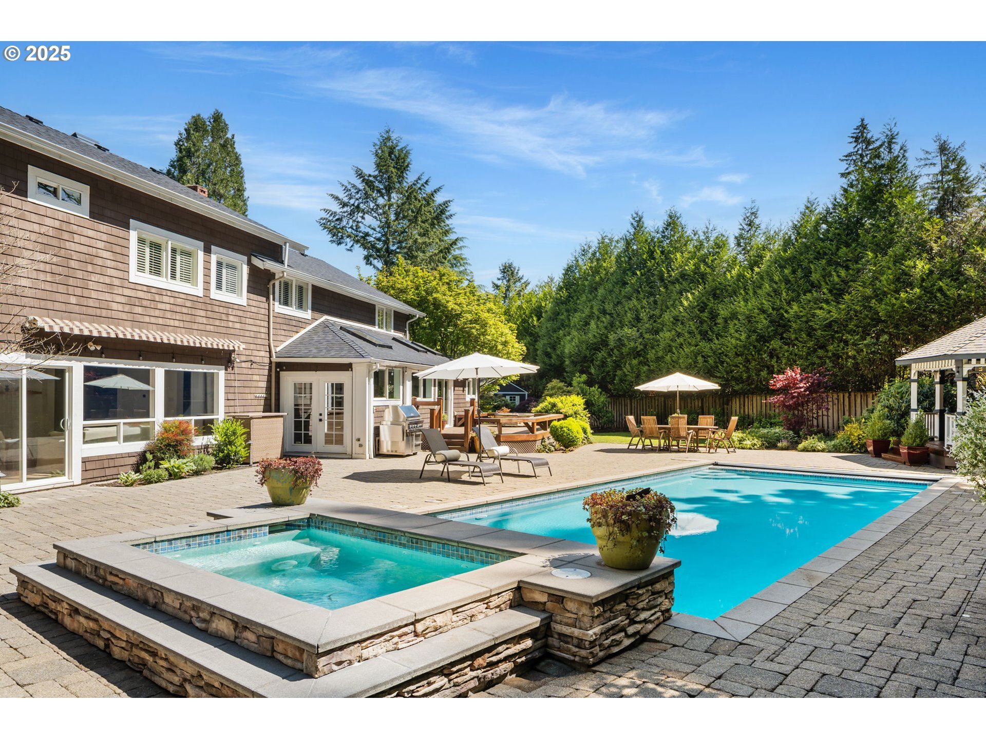 Property Photo: 13740 Fielding Rd OR 97034