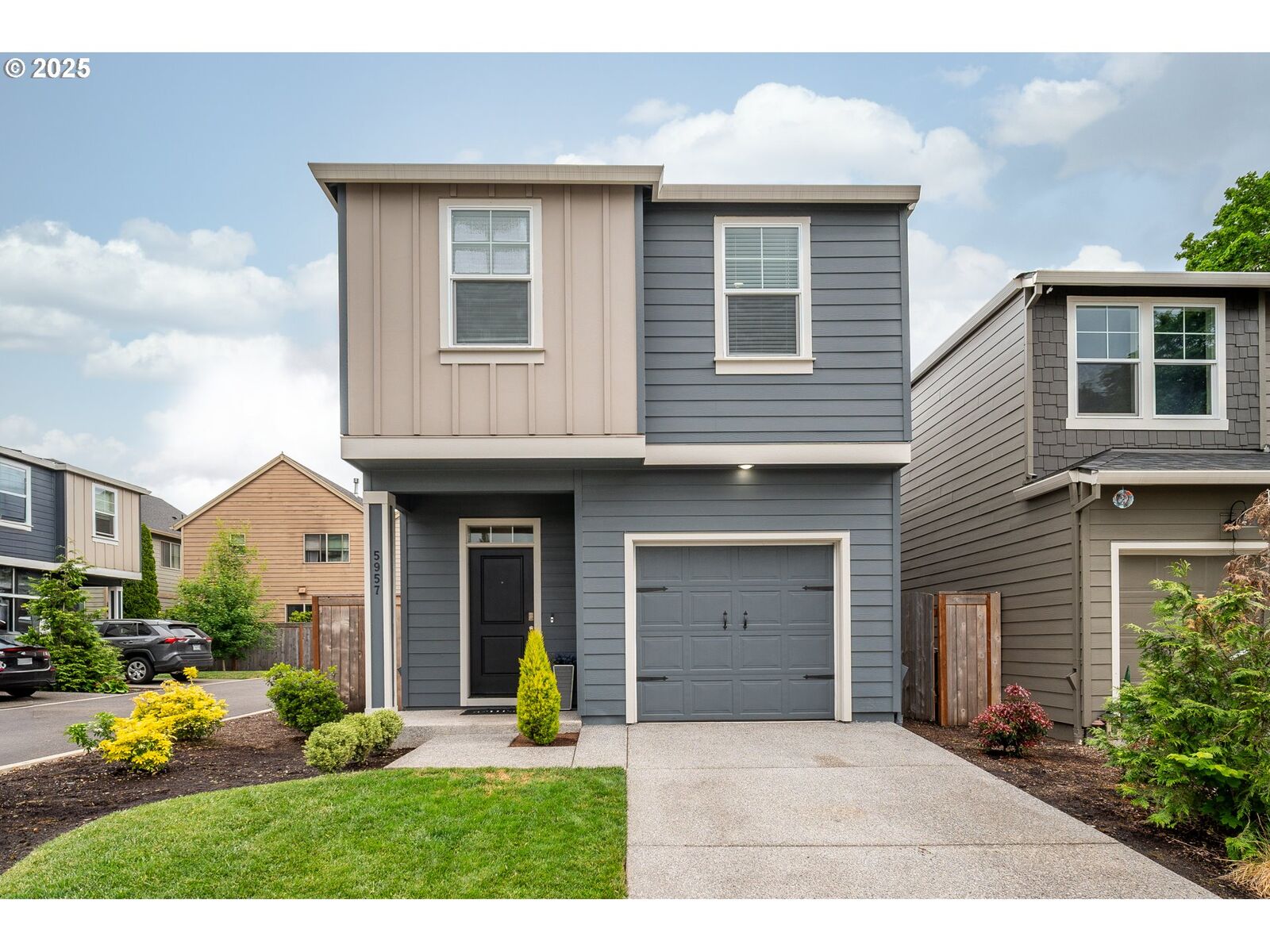 Property Photo: 5957 NE 80th Ct WA 98662