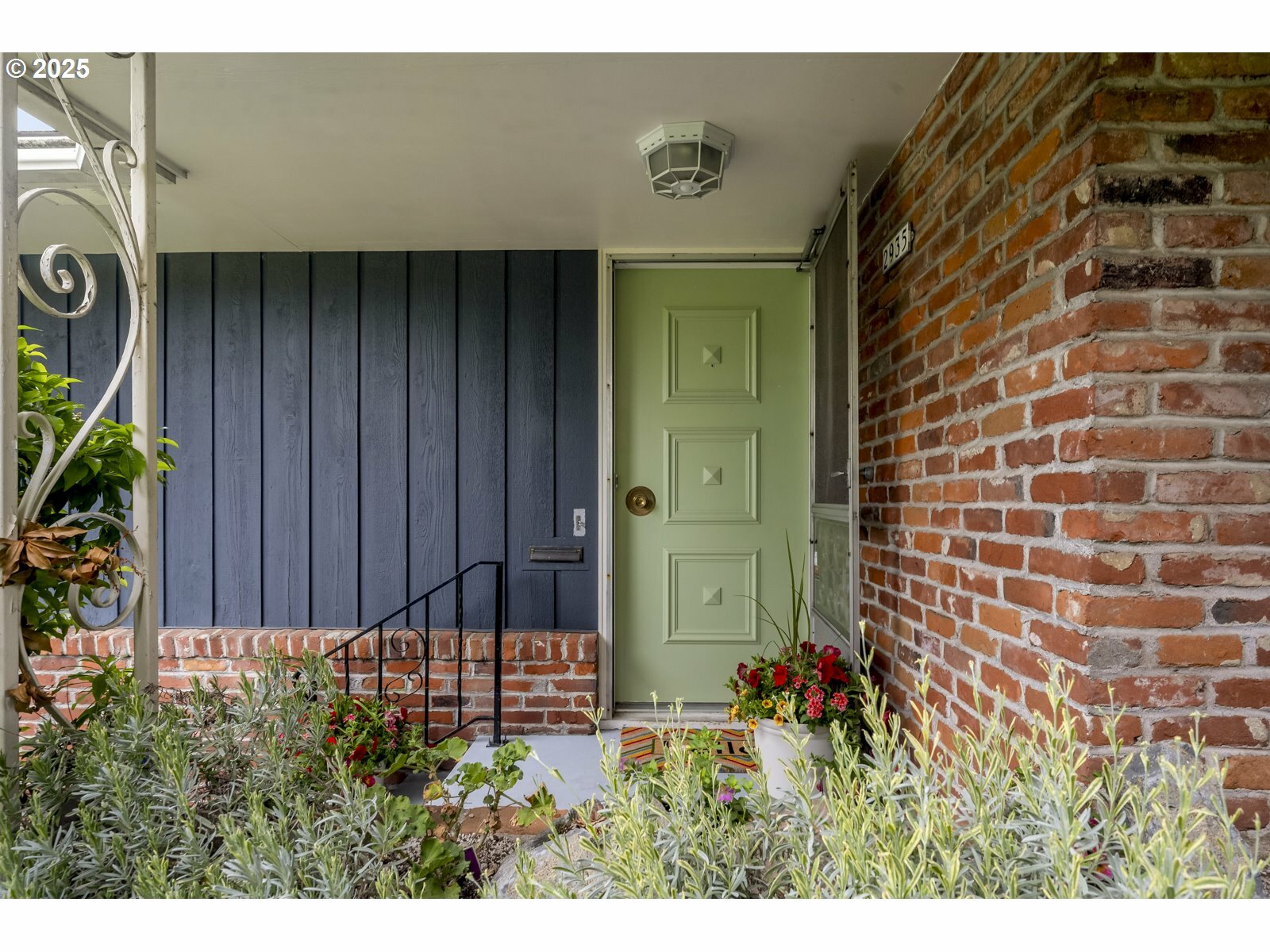 Property Photo: 2935 N Willamette Blvd OR 97217