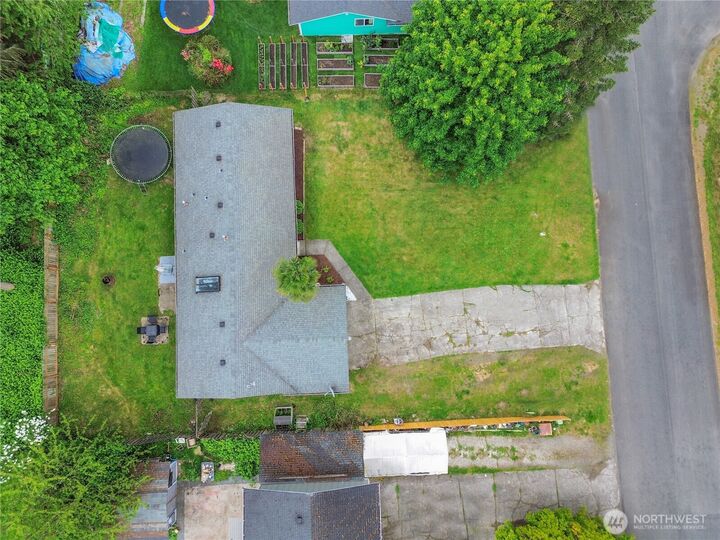 Property Photo:  21110  119th Street E  WA 98391 