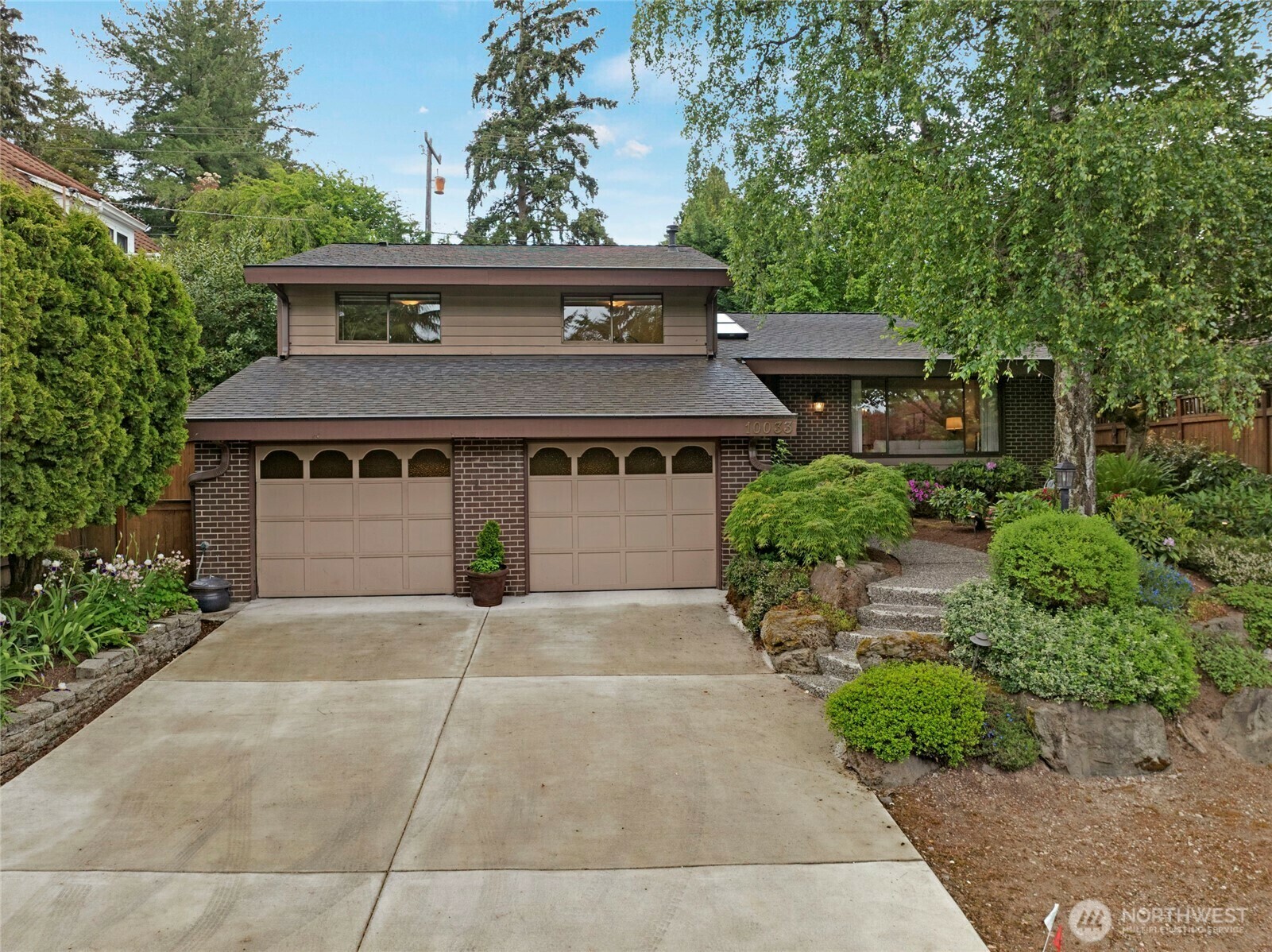 Property Photo: 10033 46th Place NE WA 98125