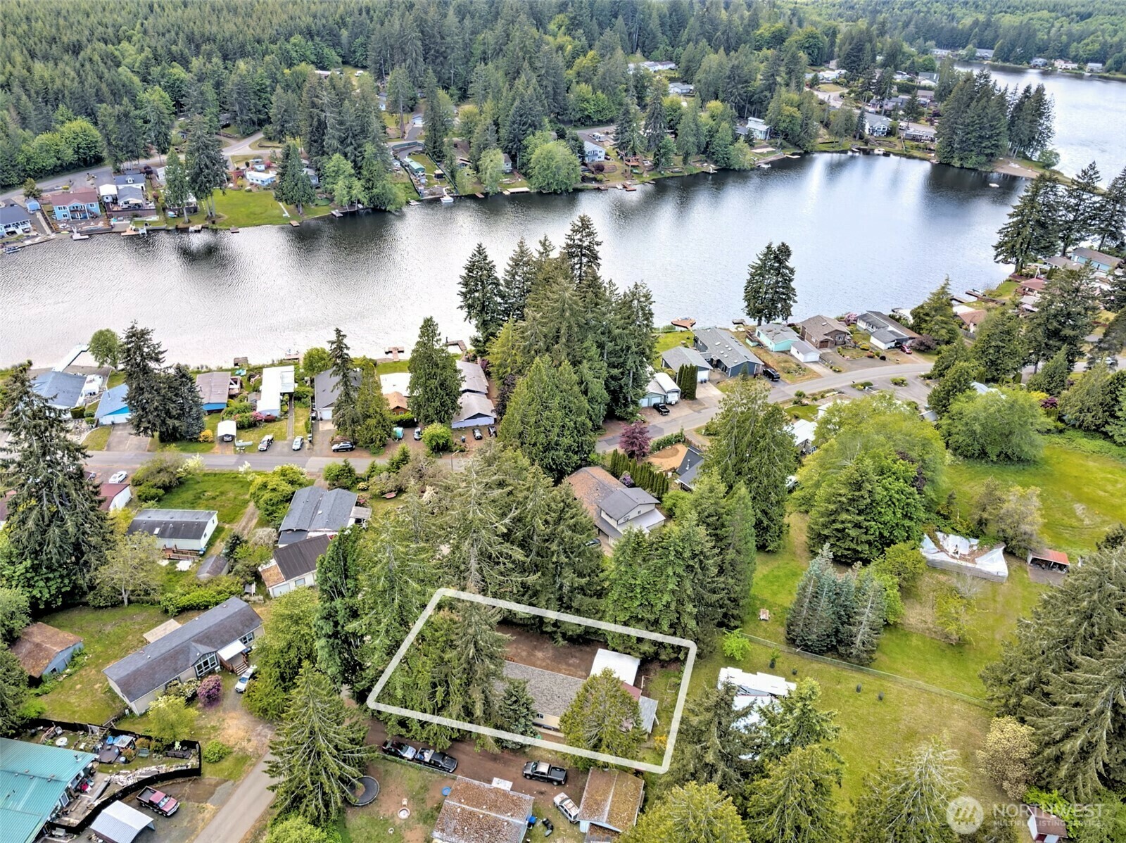 Property Photo: 41 SE Foxglove Avenue WA 98584