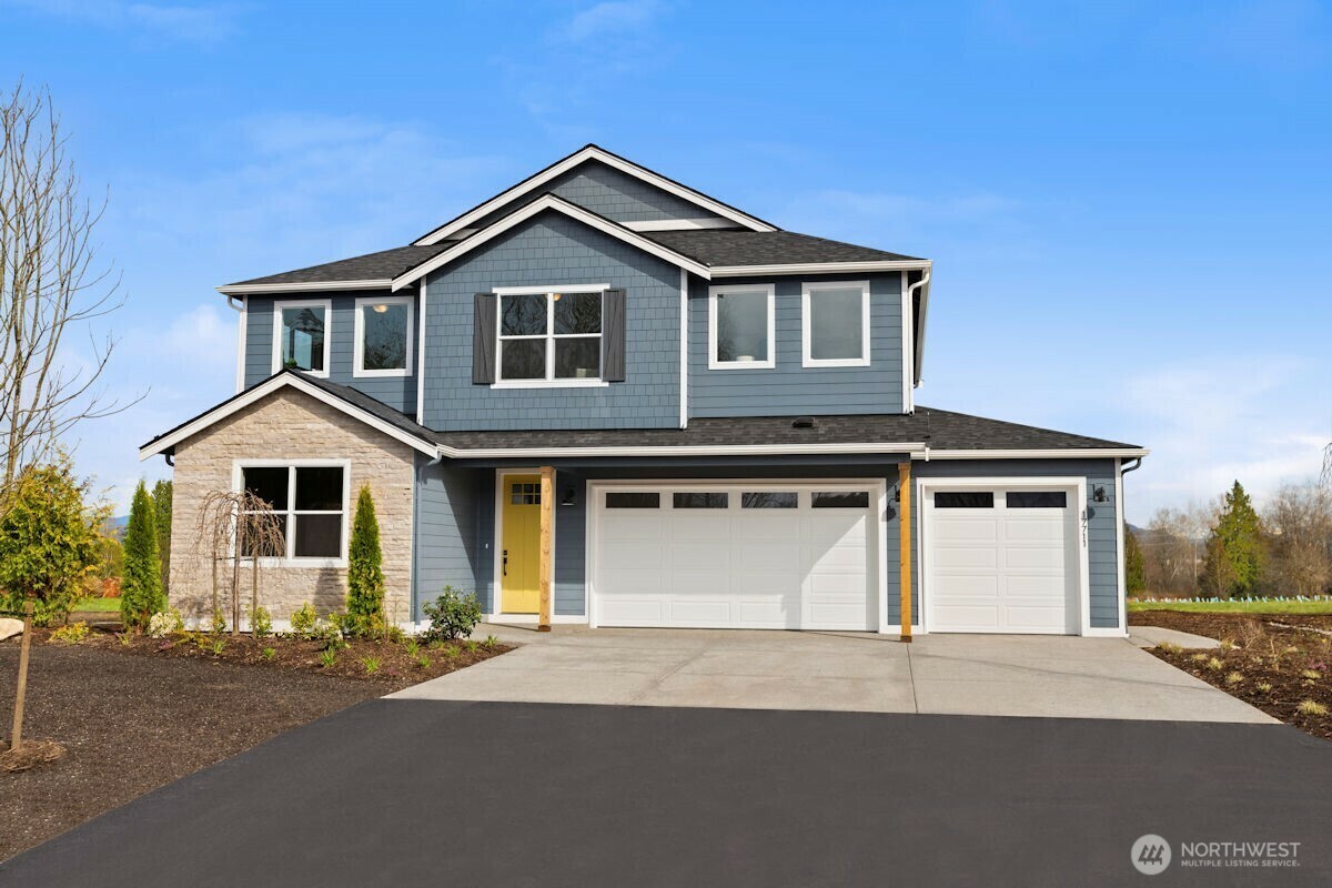 Property Photo: 17915 11th Avenue NE WA 98223
