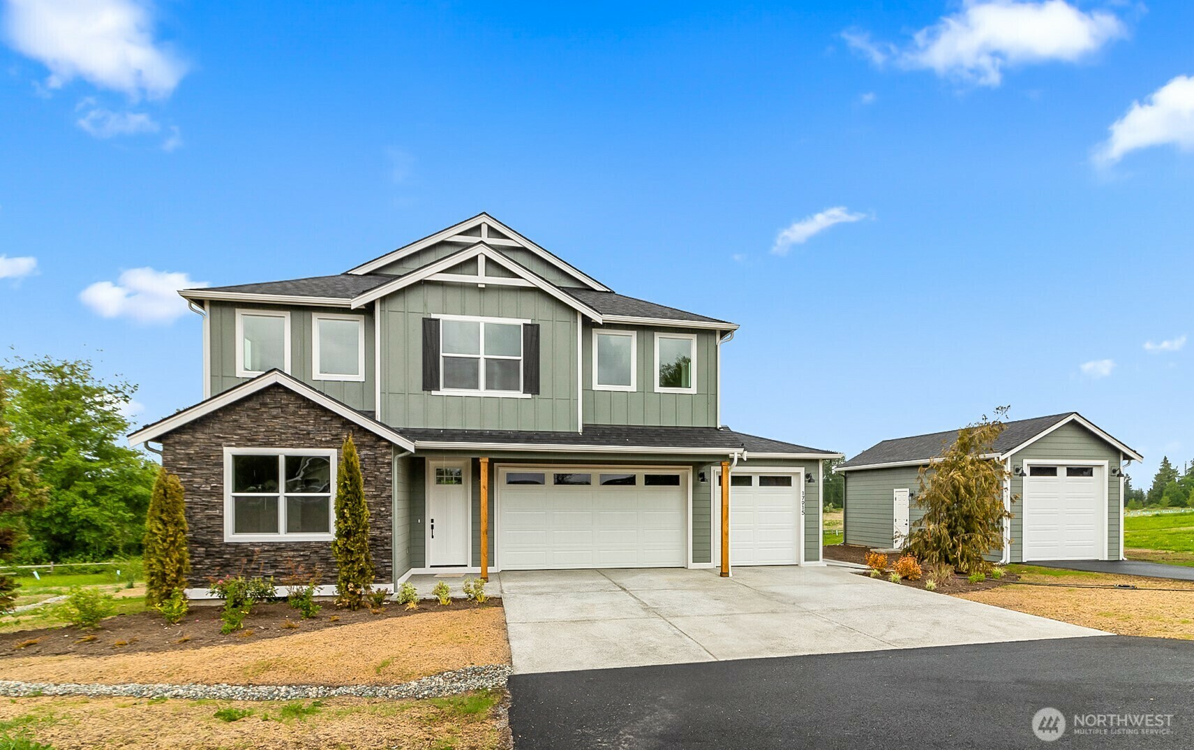 Property Photo: 17915 11th Avenue NE WA 98223