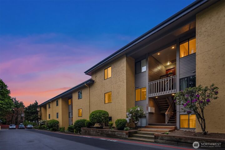 11634  100th Avenue NE 323  Kirkland WA 98034 photo