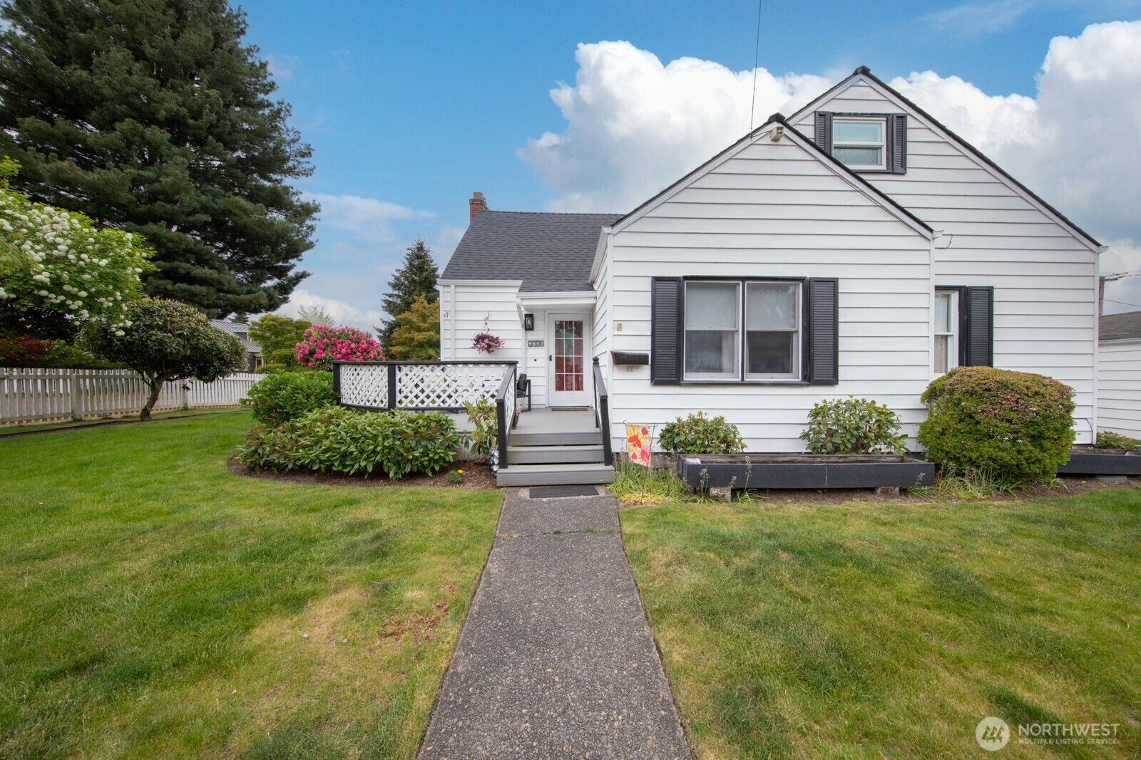 9653  7th Avenue NE  Seattle WA 98115 photo