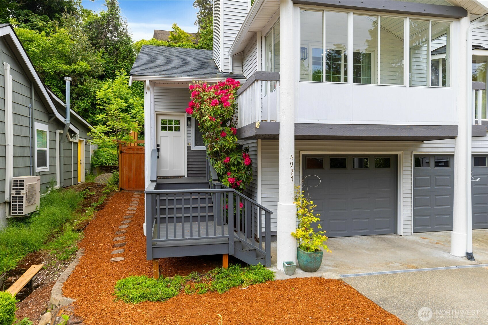 Property Photo: 4927 47th Avenue S WA 98118