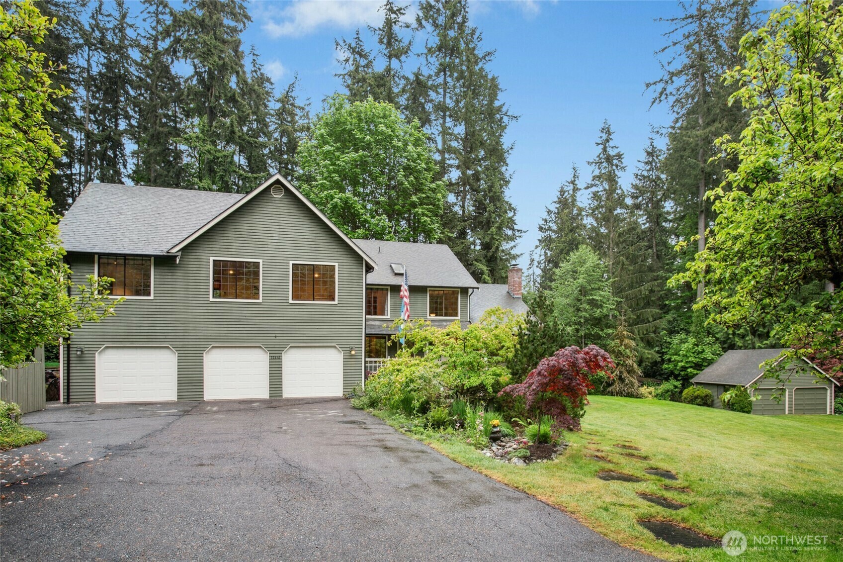 Property Photo: 15841 NE 162nd Street WA 98072