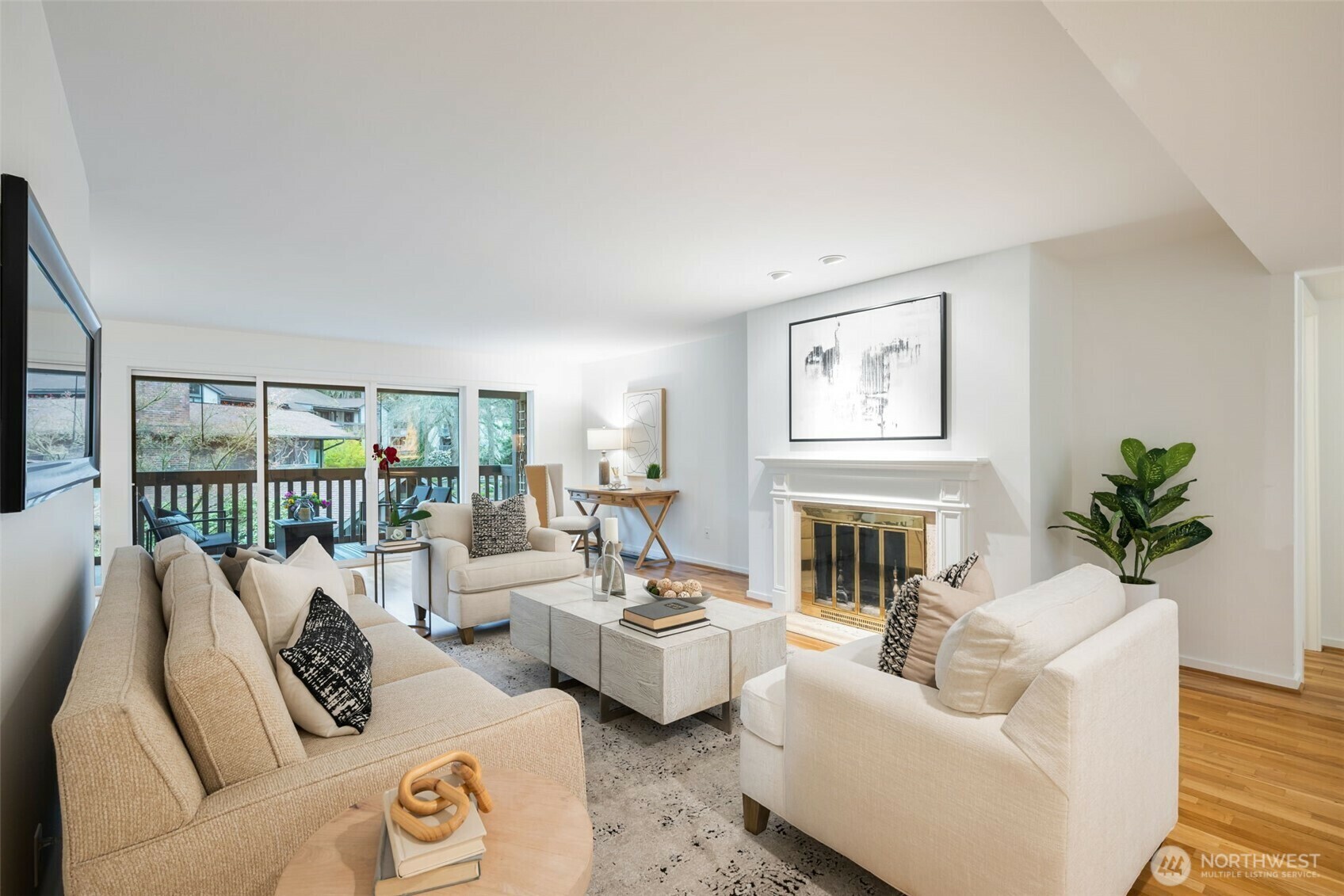 Property Photo: 1606 NE 140th Street N4 WA 98125