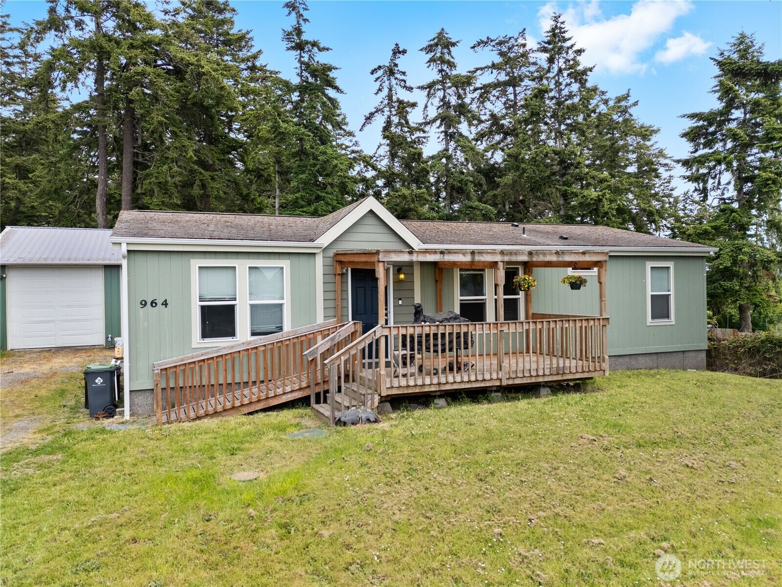 964  Donald Avenue  Oak Harbor WA 98277 photo