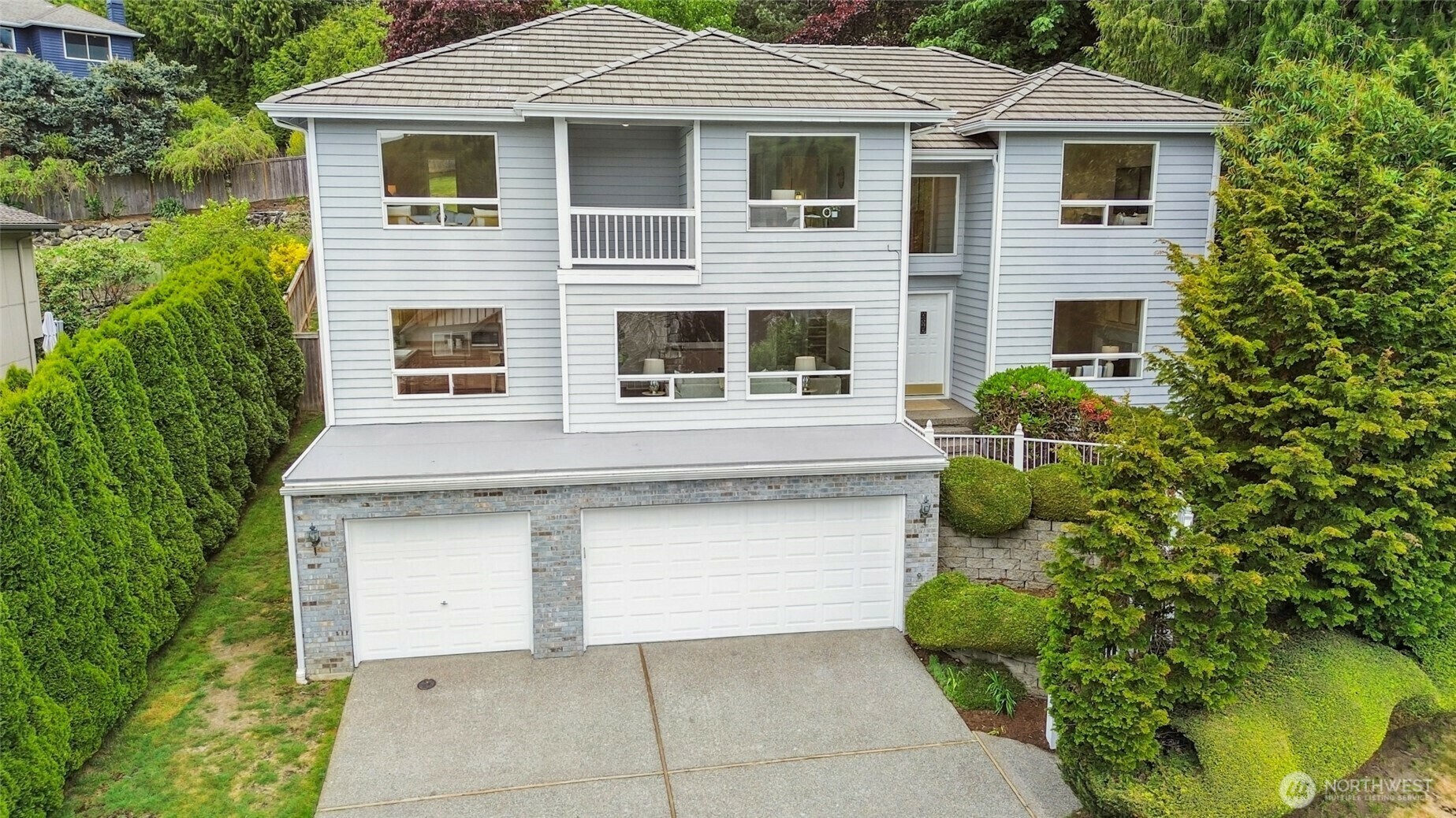 Property Photo: 15428 SE 67th Place WA 98006