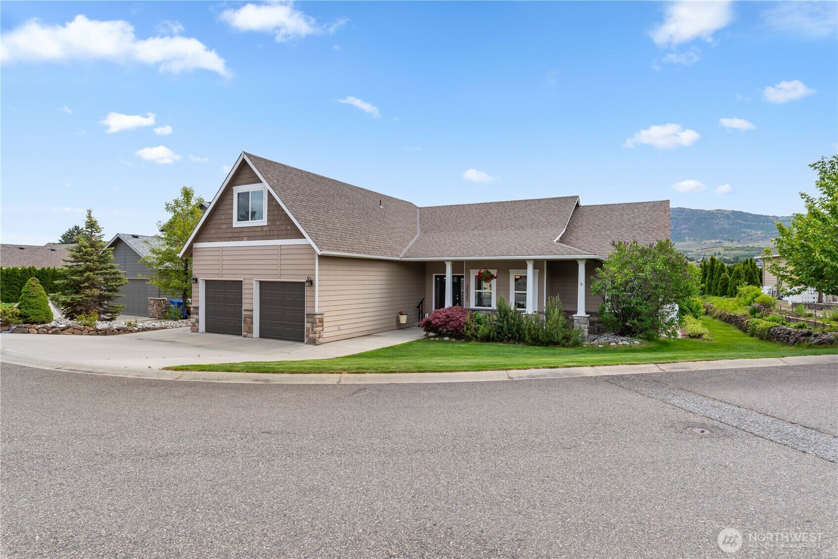 Property Photo: 2835 Aspen Shores Drive WA 98802