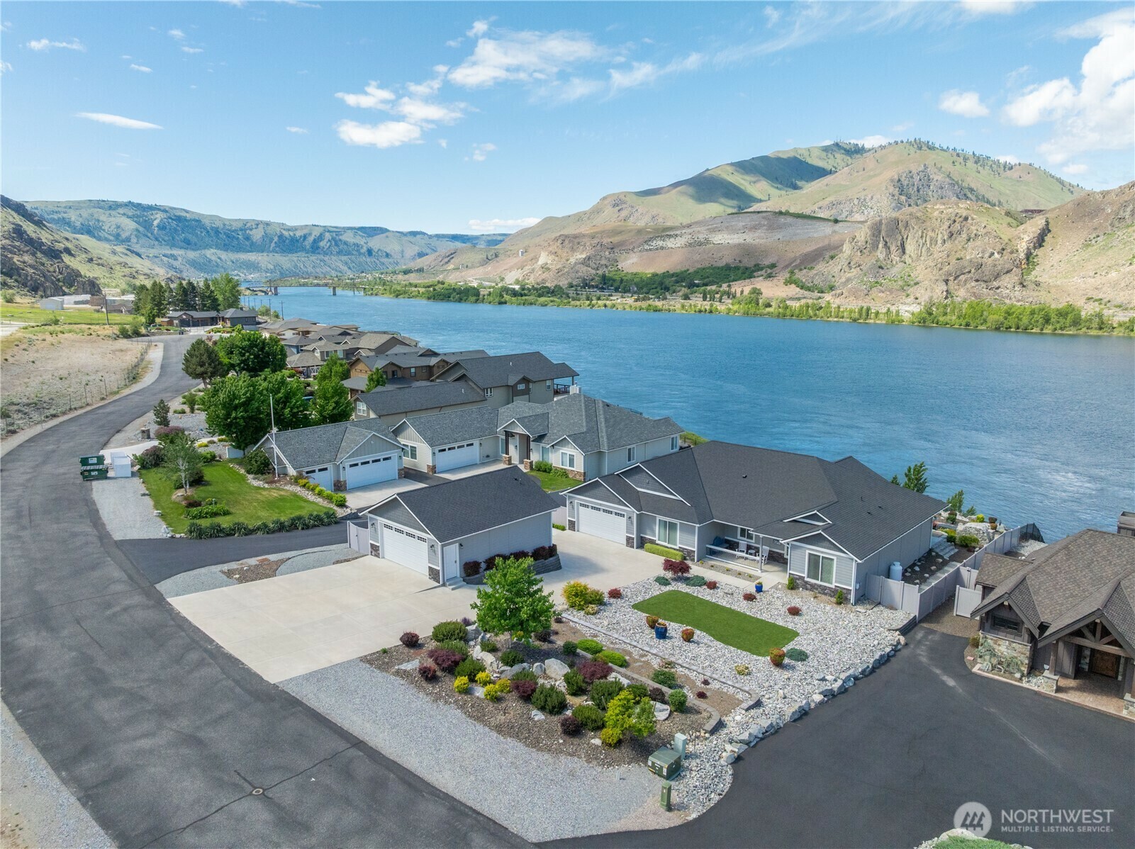 Property Photo: 21 S Shore Drive WA 98843