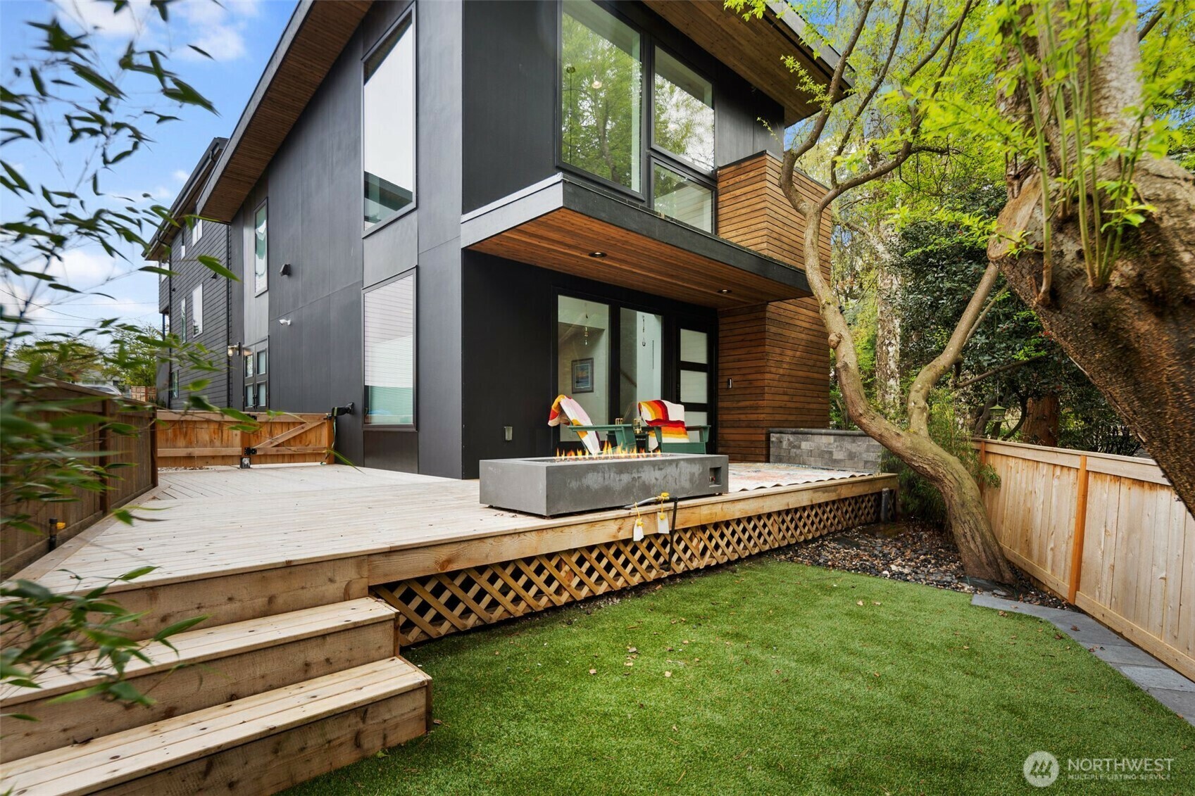 Property Photo: 10335 14th Avenue NW B WA 98177