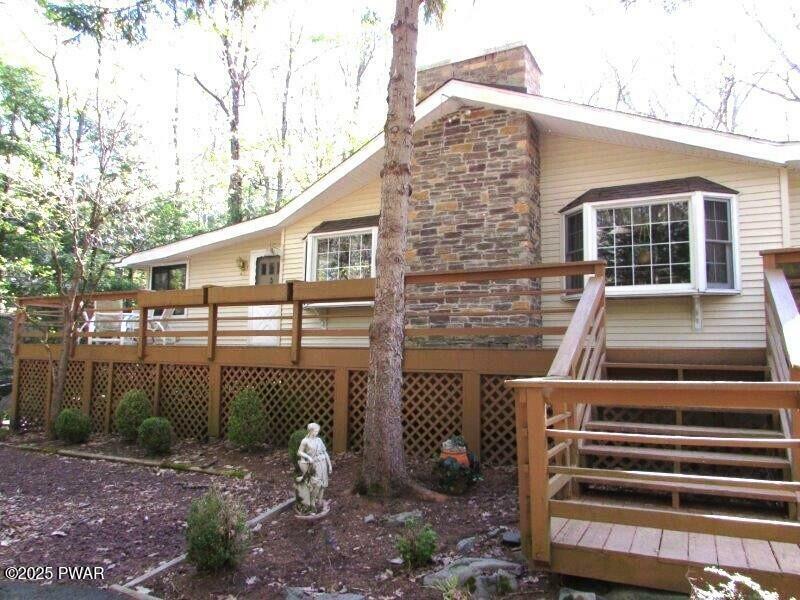 Property Photo: 119 Eisenhower Drive PA 18428