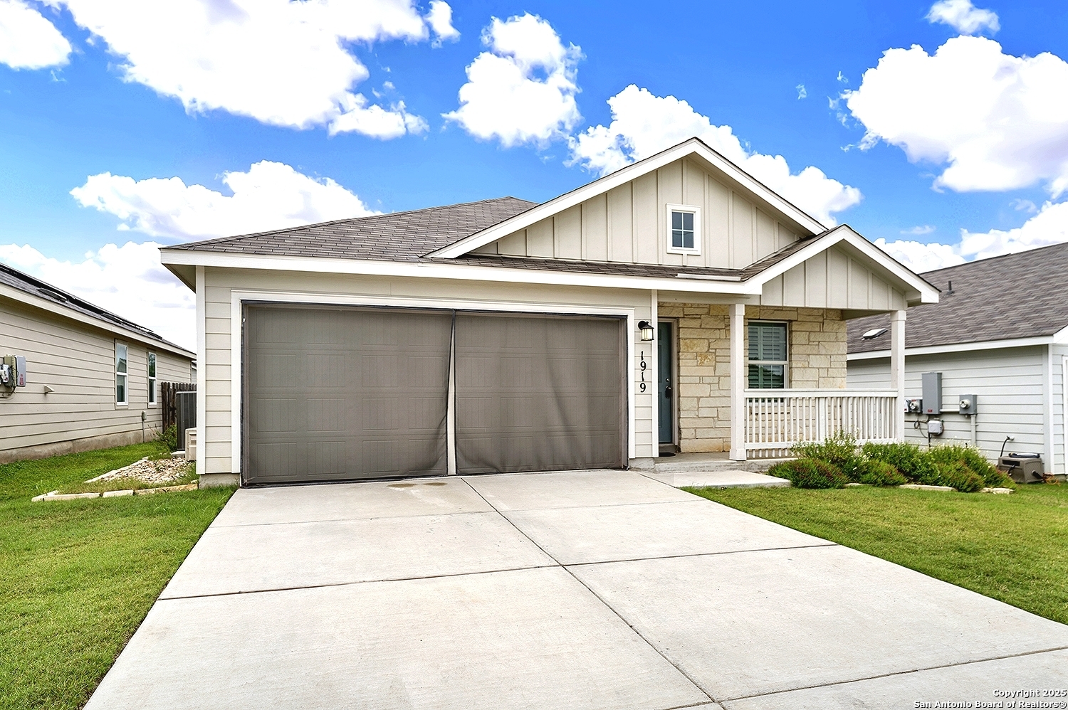 Property Photo: 1919 Goldfinch TX 78130