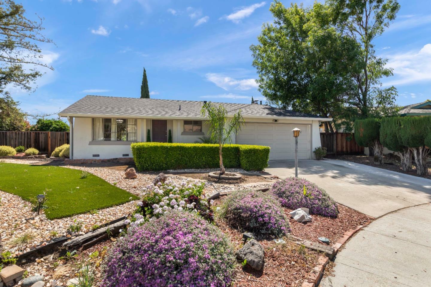 Property Photo: 1527 Turriff Way CA 95132
