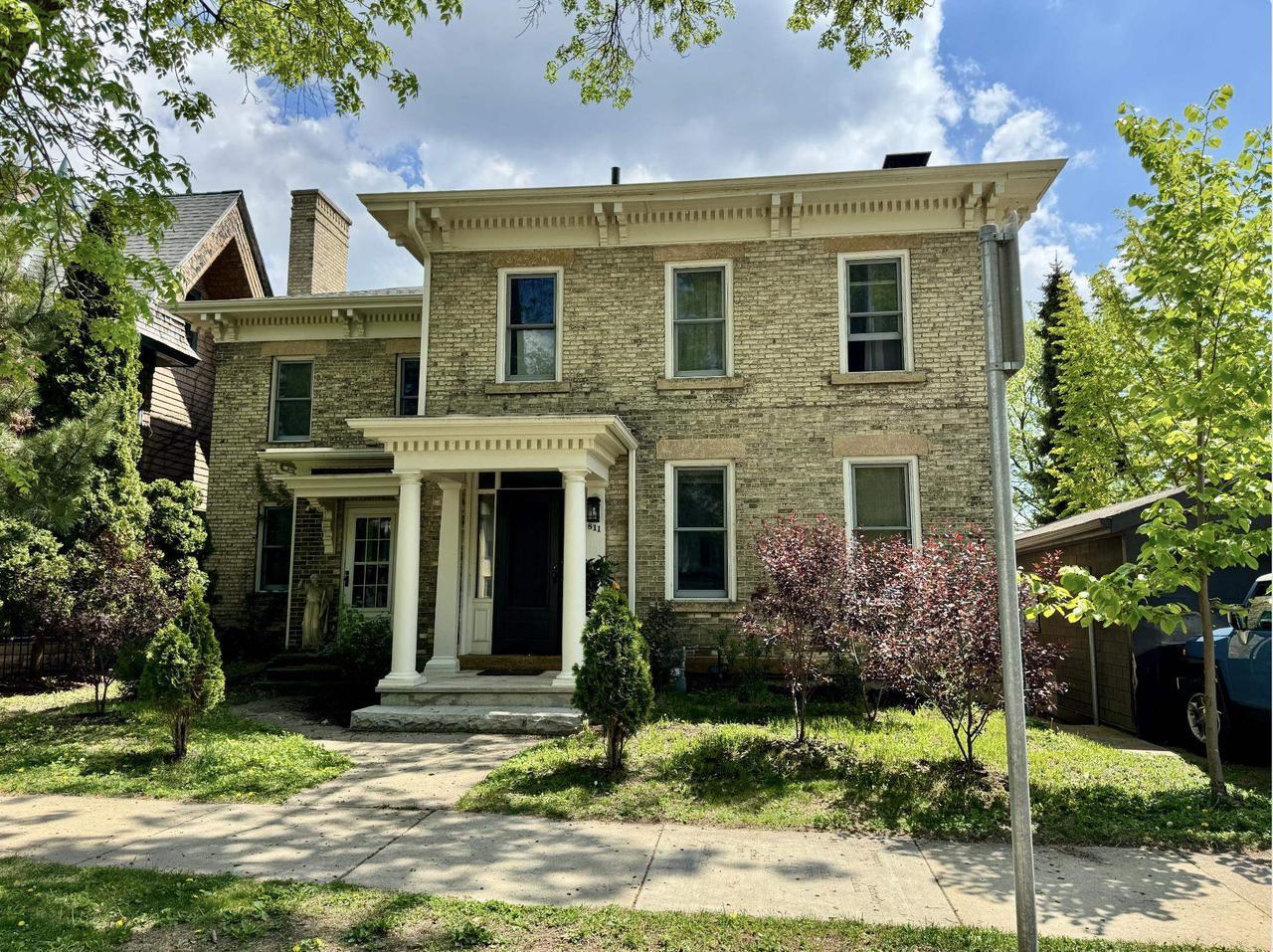 Property Photo:  811 Jenifer Street  WI 53703 
