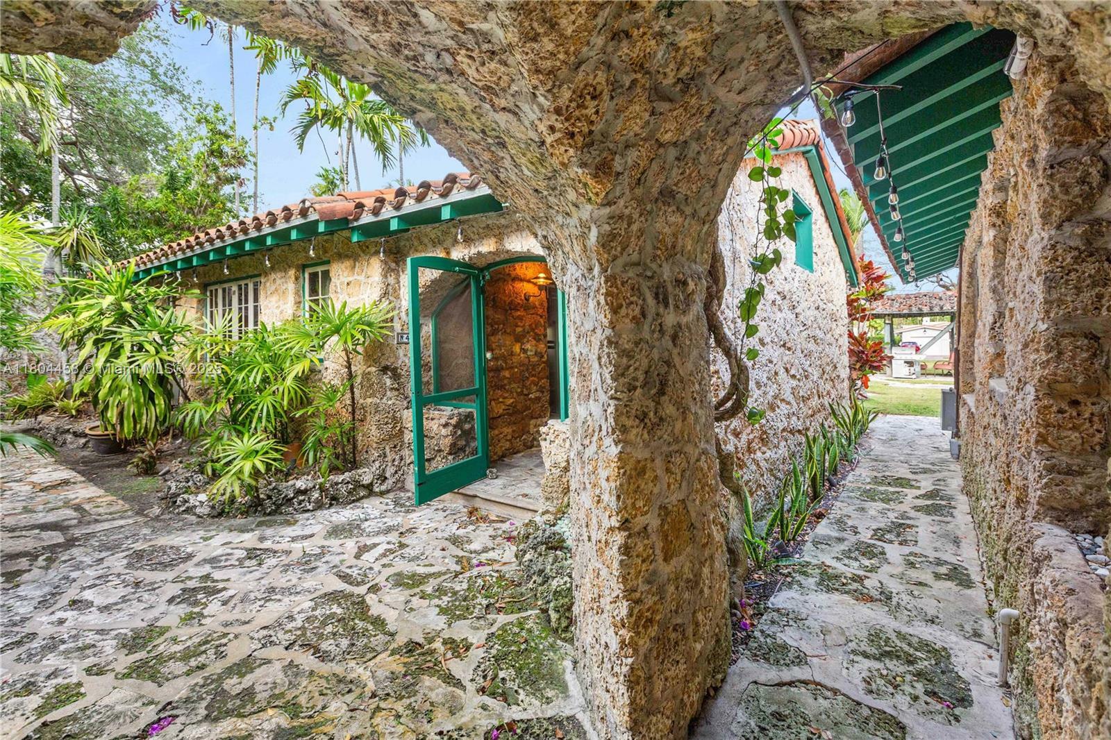 Property Photo: 1301 Milan Ave 2 FL 33134