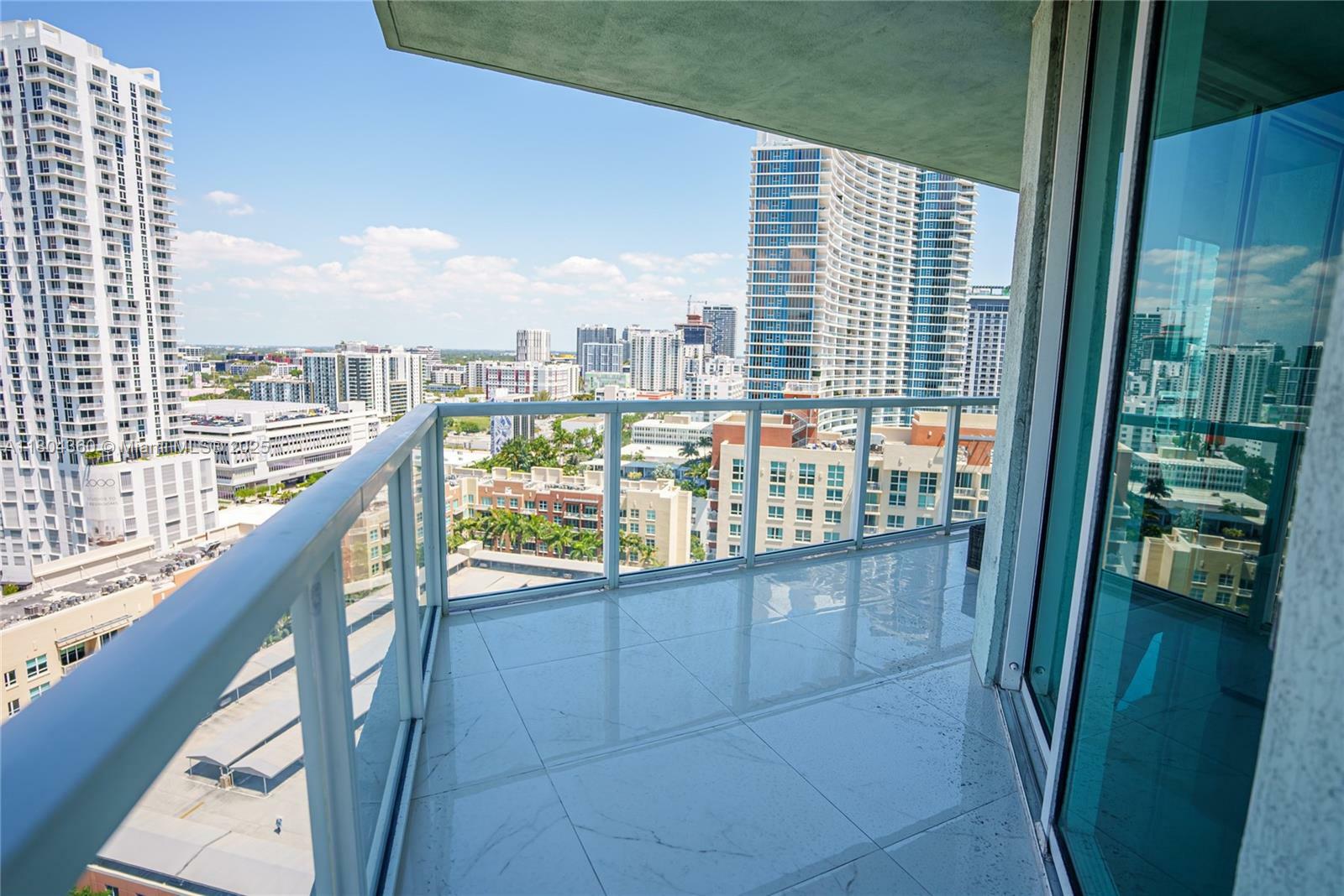 Property Photo: 1900 N Bayshore Dr 1918 FL 33132