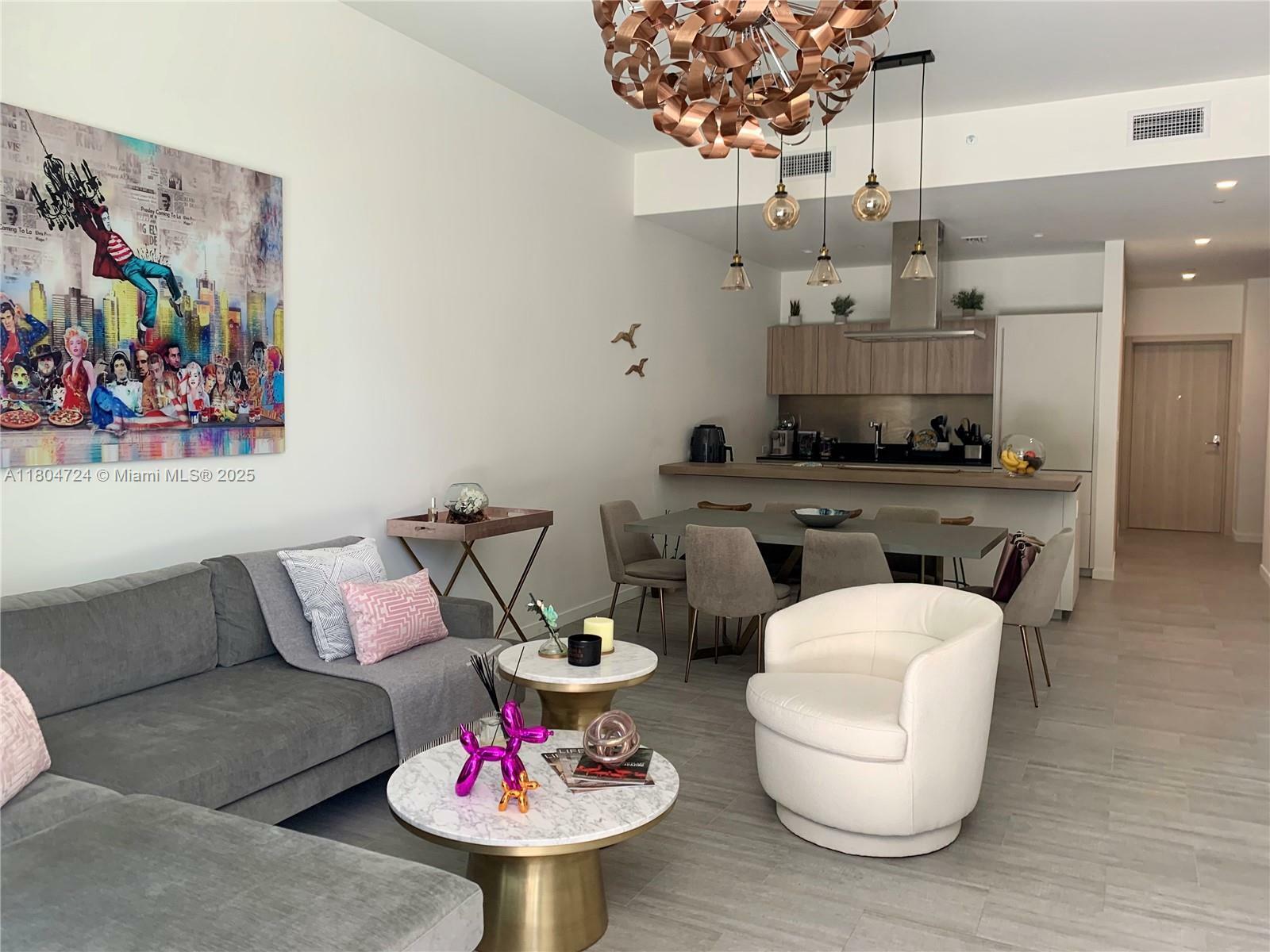 Property Photo: 1000 Brickell Plz 1805 FL 33131