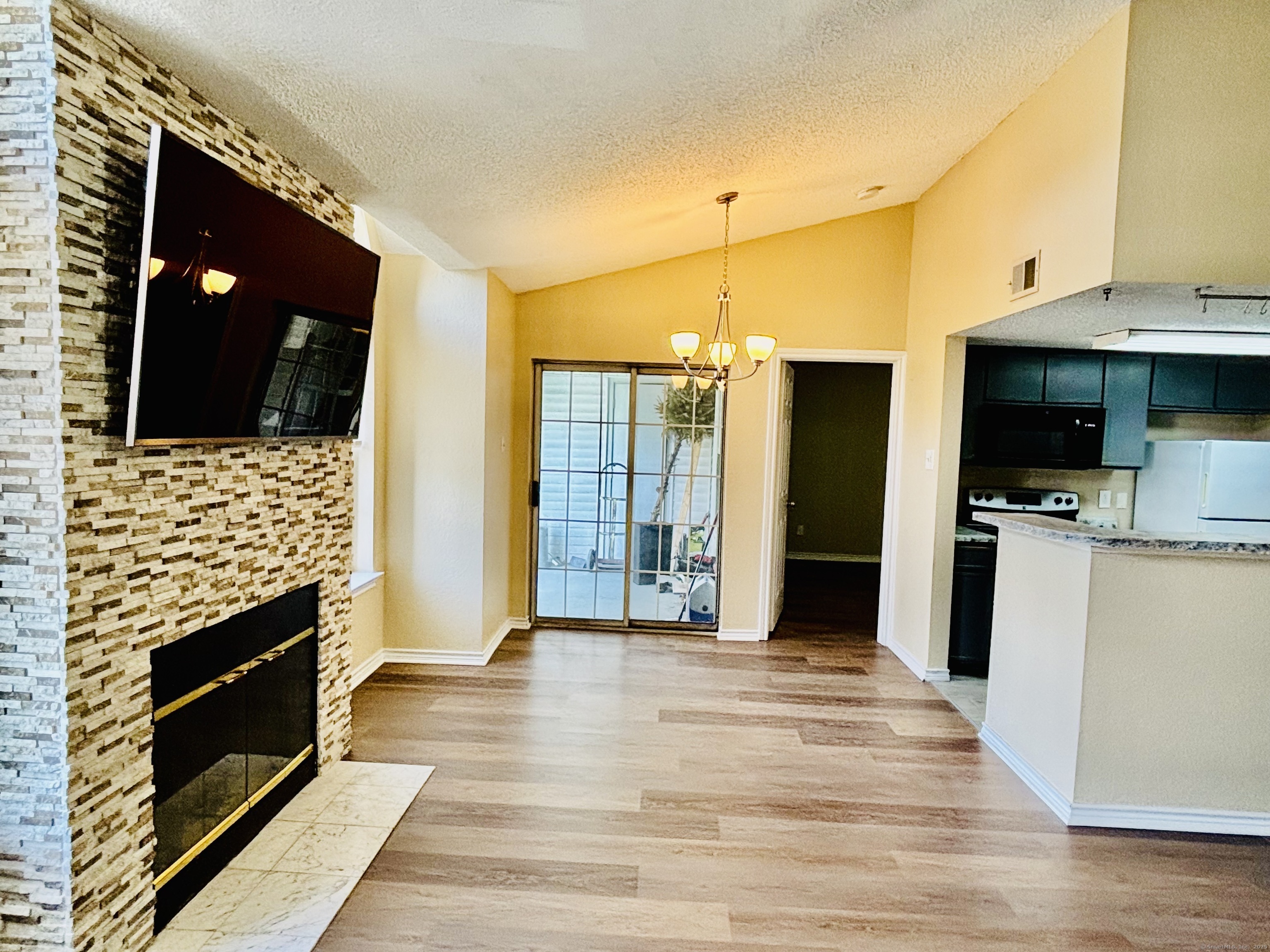 Property Photo:  31 High Street Apt 7304  CT 06118 