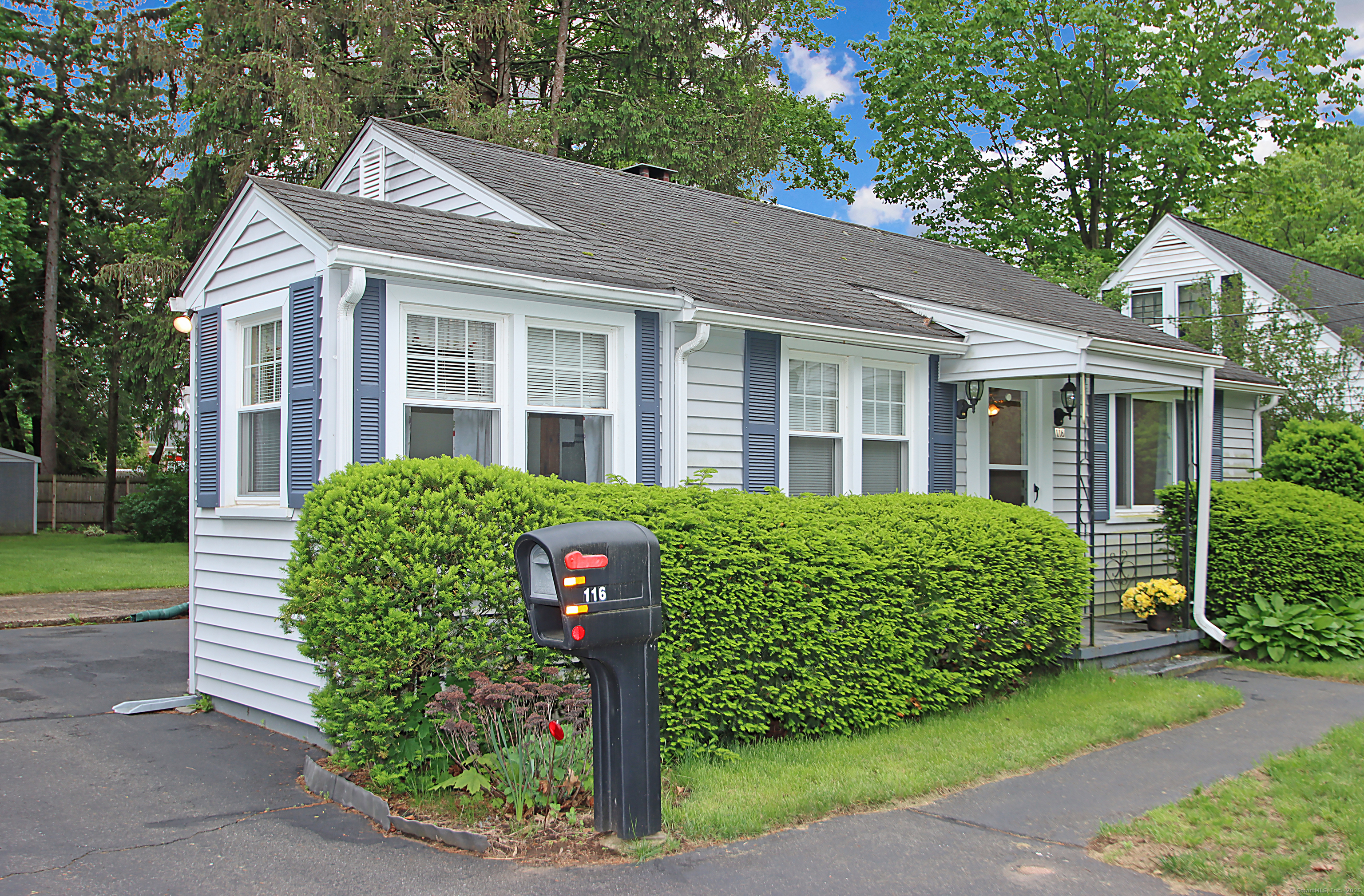 Property Photo: 116 Cutlery Avenue CT 06451