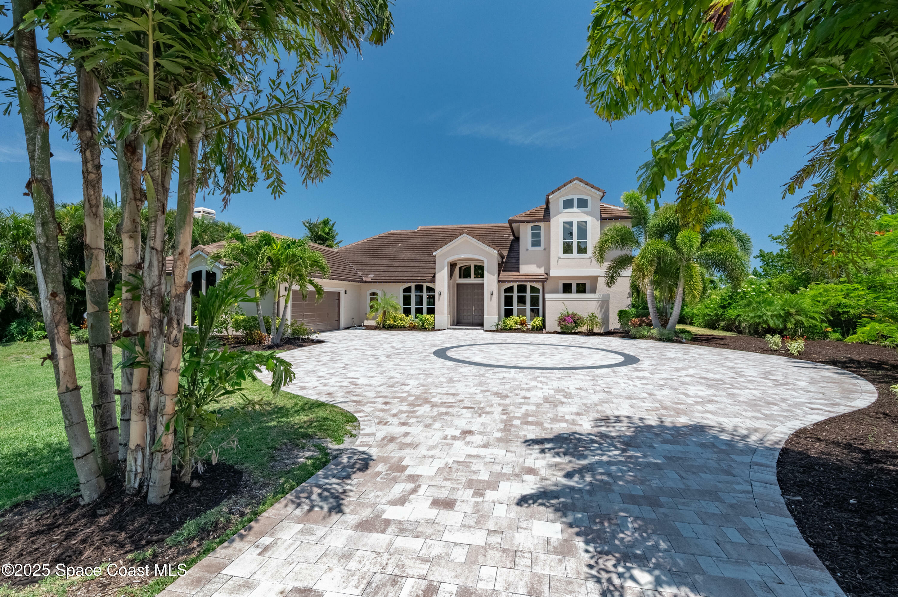 Property Photo: 4070 S Tropical Trail FL 32952