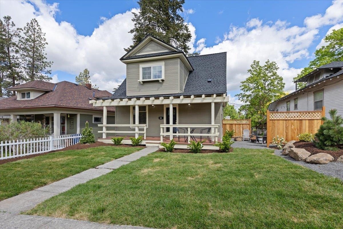 Property Photo: 1721 E 12th Ave WA 99202