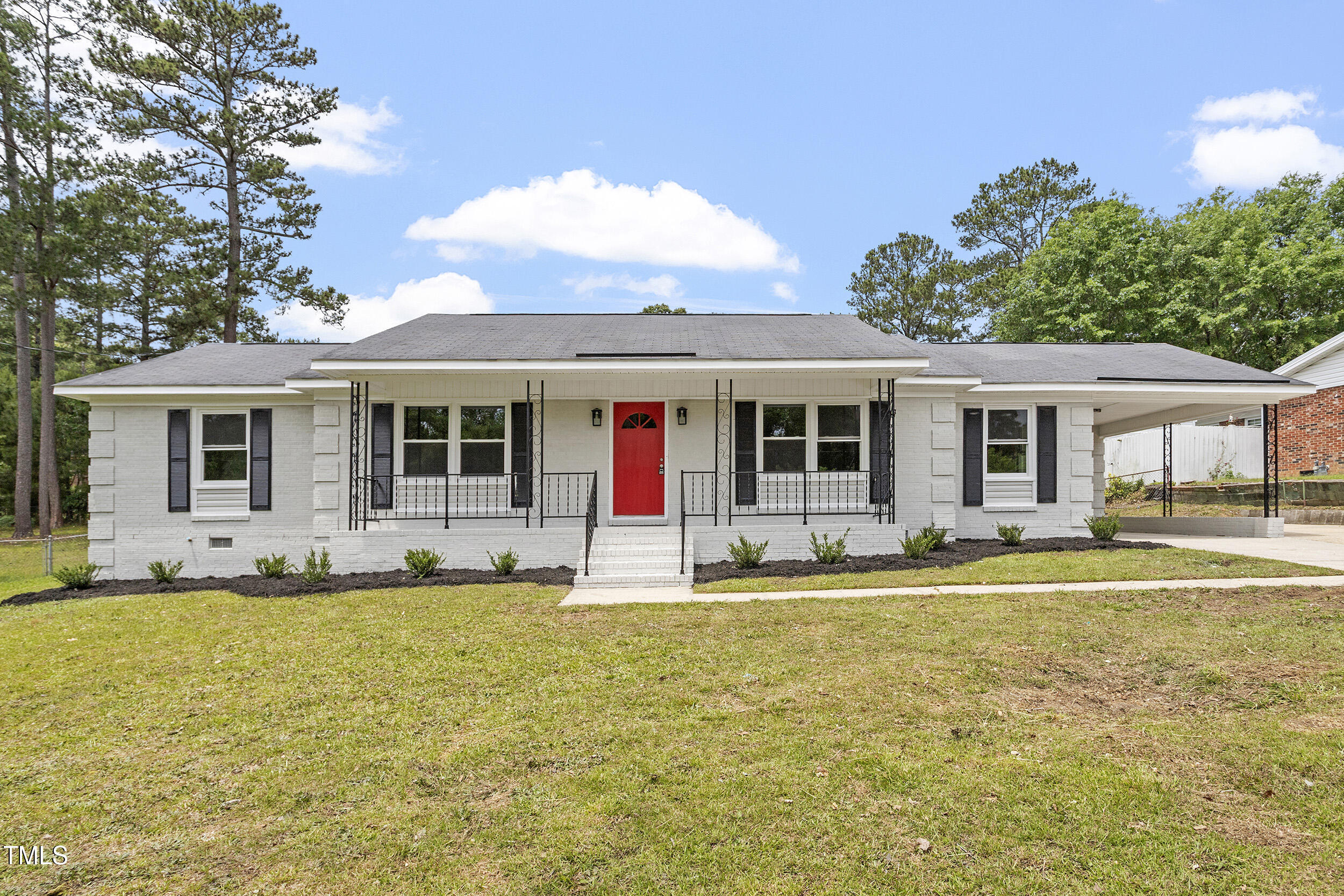 Property Photo: 544 Cimarron Drive NC 28303